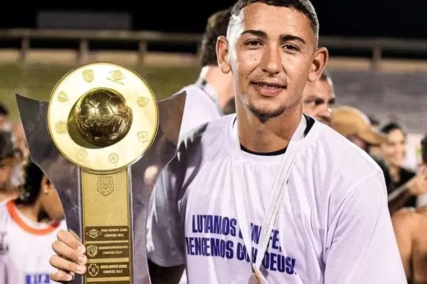 ببینید؛ مرگ فوتبالیست جوان در تصادف موتورسیکلت با گاو