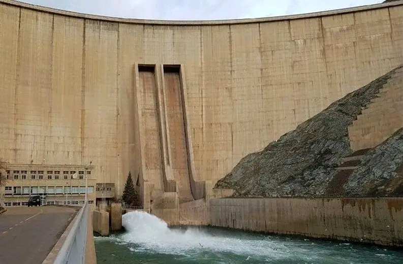 سد زاینده‌رود در پایین‌ترین سطح تاریخ