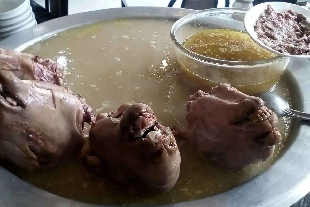 ببینید؛ سرقت کله‌پاچه از طباخی!
