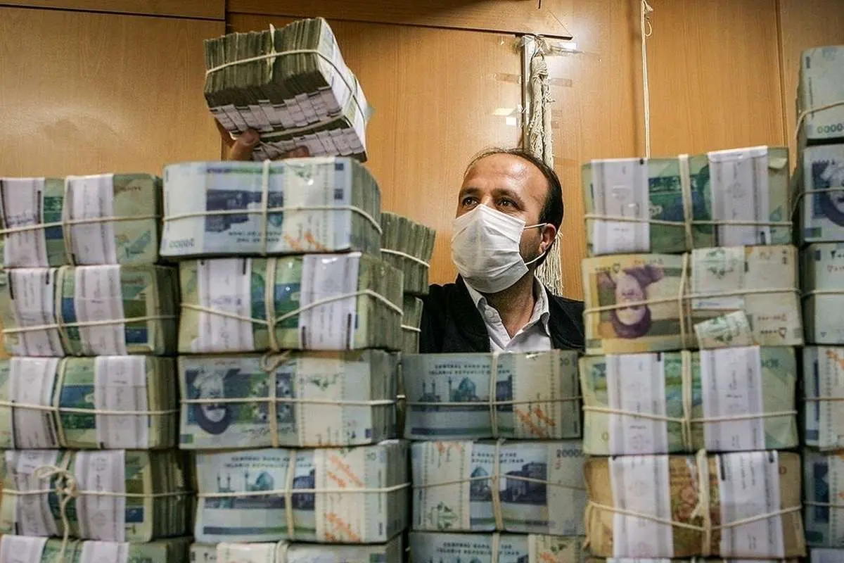 سپردههای بانکی این افراد مسدود میشود
