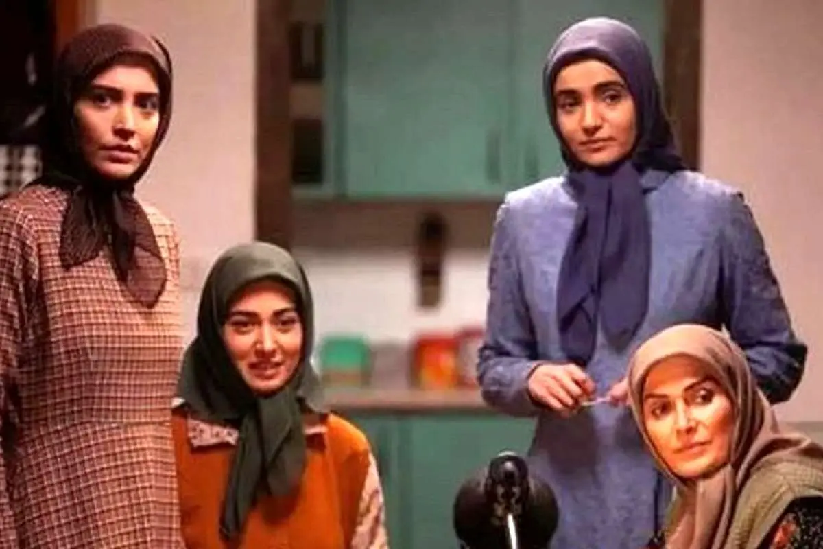 دورهمی بازیگران سریال طوبی در یک کافه