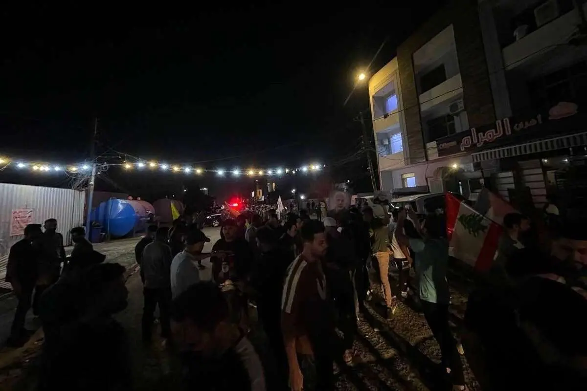 (ویدئو) معترضان دفتر شبکه MBC عربستان در بغداد را به آتش کشیدند