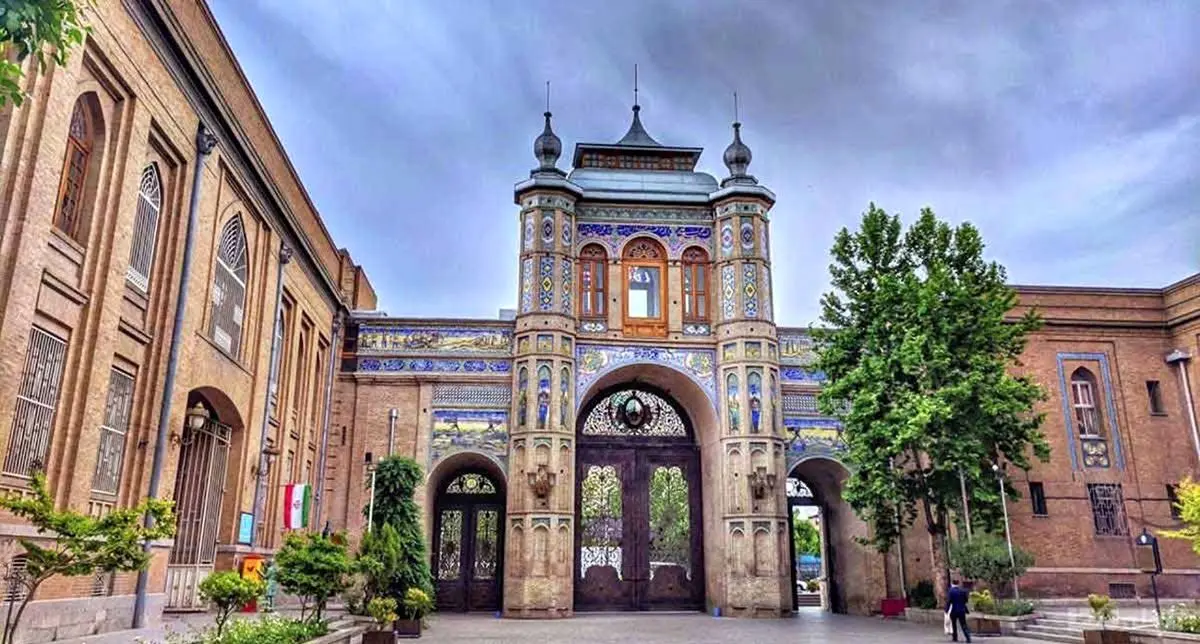 ماجرای بسته شدن سردر باغ ملی چیست؟