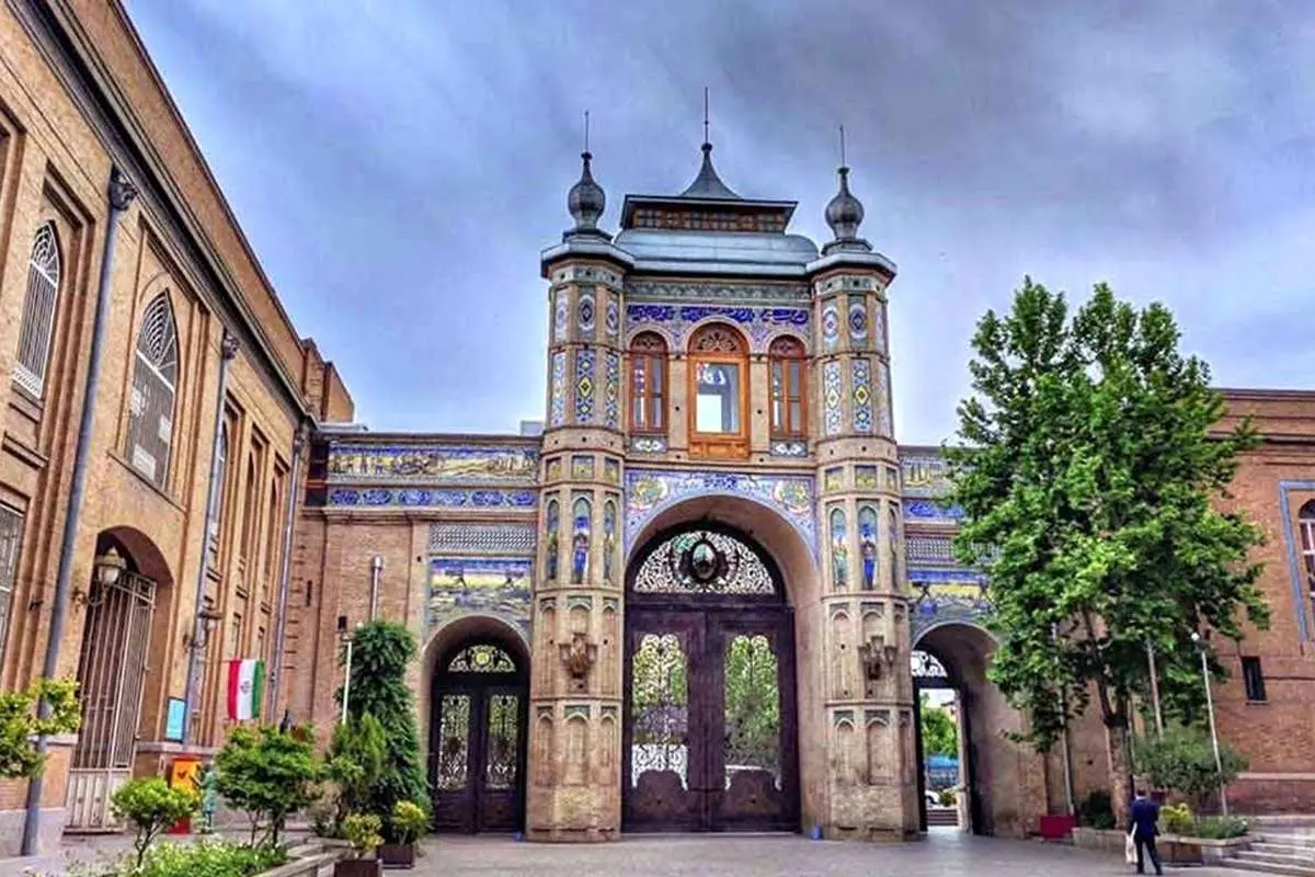 ماجرای بسته شدن سردر باغ ملی چیست؟
