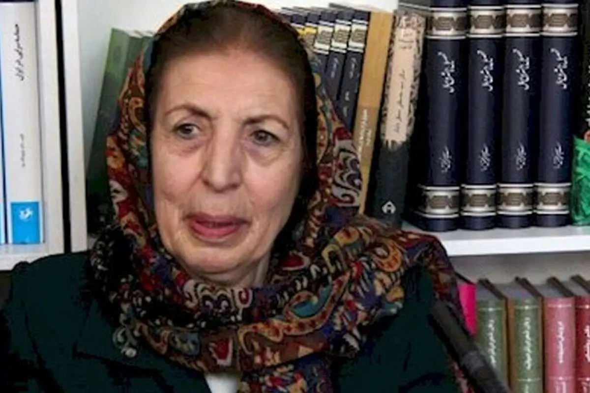 (ویدئو) اشک شوق ژاله آموزگار بر سر مزار رودکی