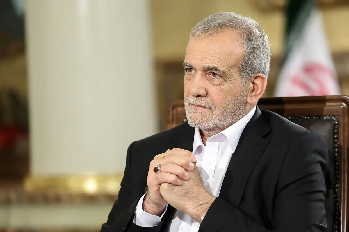 عکس دیده نشده از پزشکیان در دوران جوانی