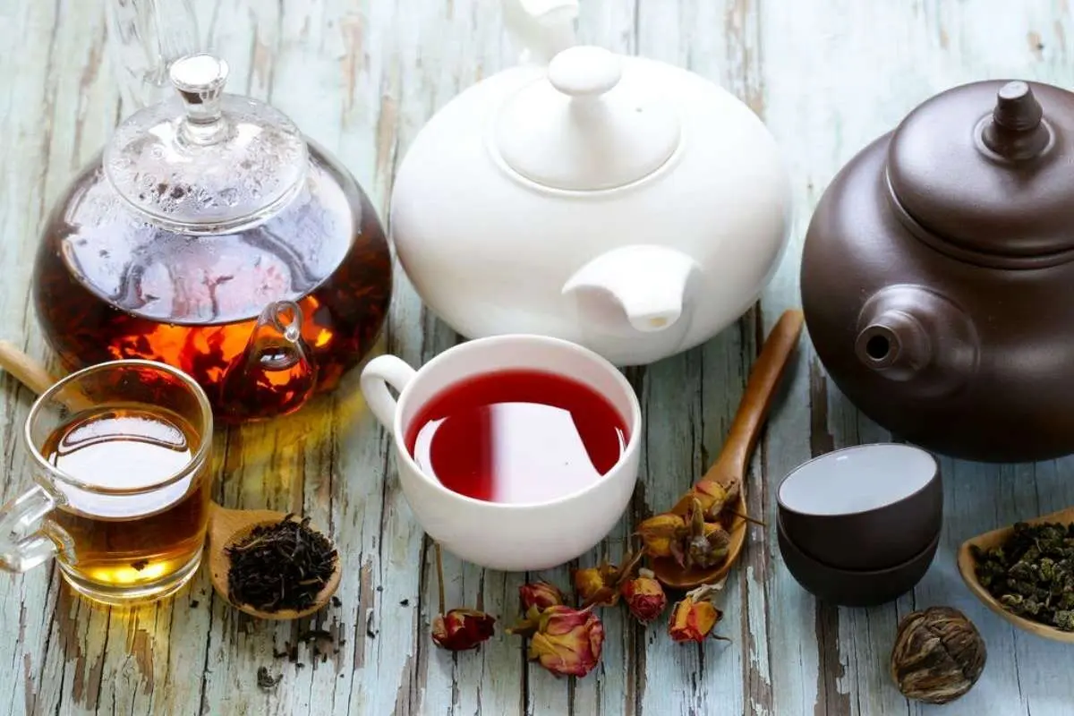 کدام چای سالم‌تر است؟ چای سیاه یا سبز؟