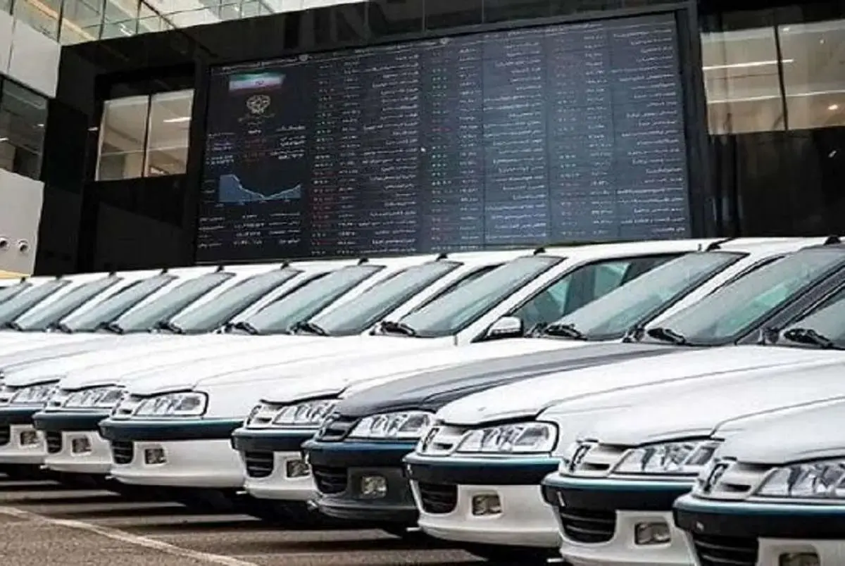پای واسطه‌ها در خودرو، قیمت را پلکانی بالا می‌برند