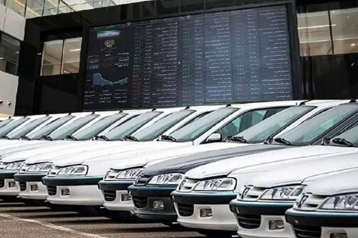 پای واسطهها در خودرو، قیمت را پلکانی بالا میبرند