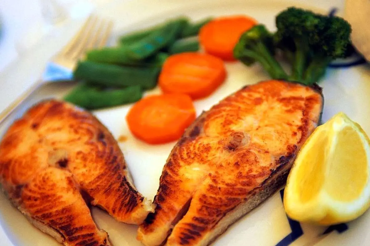 نحوه فیله کردن ماهی شیر به روش ماهی فروش جنوبی (ویدئو)