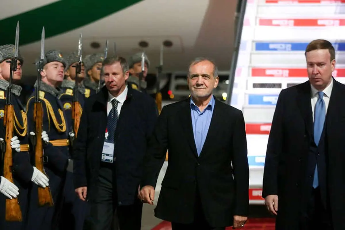 لحظه ورود پزشکیان به محل برگزاری اجلاس کشور‌های عضو بریکس (ویدئو)