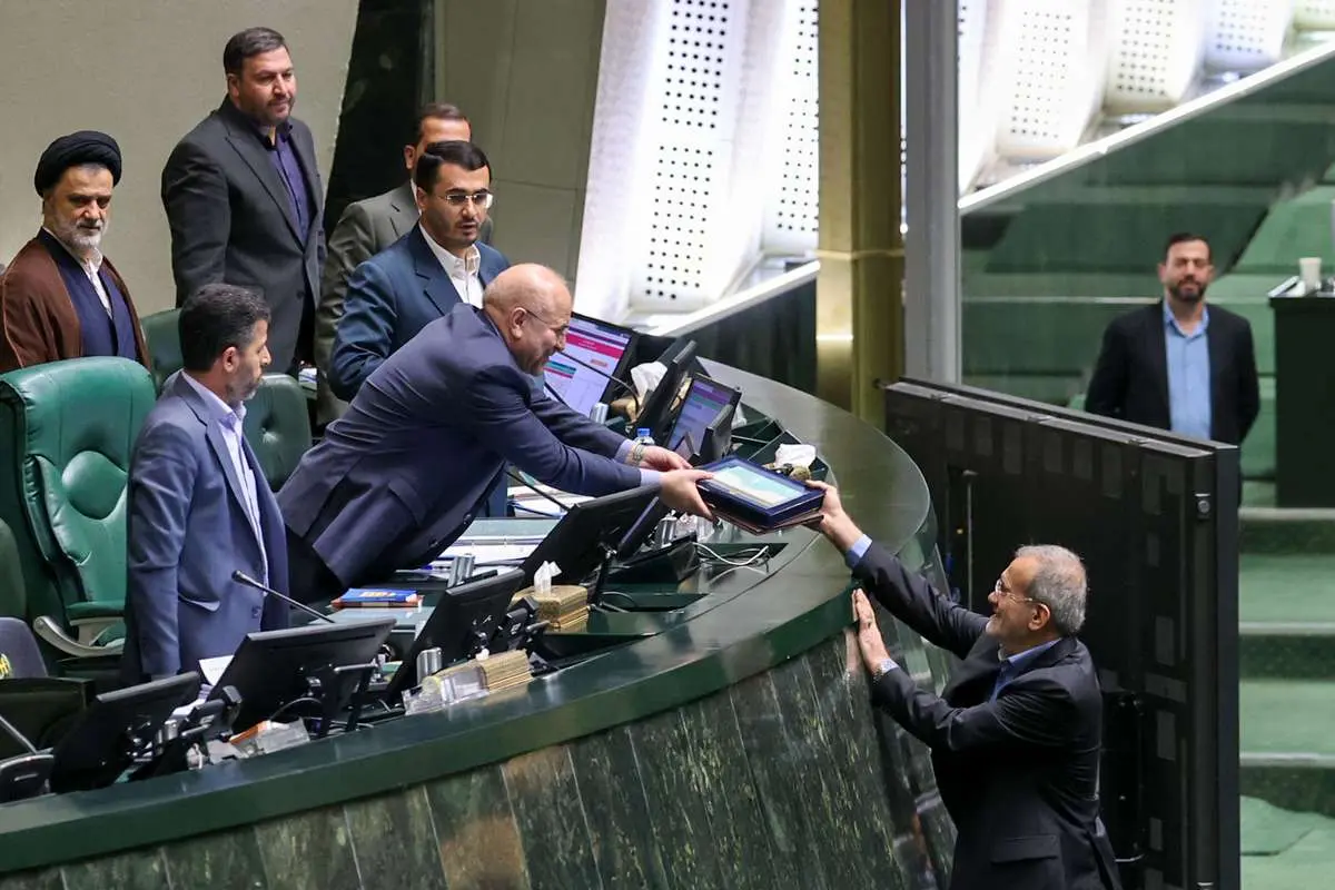 ارزانی بنزین و ۱۰ واقعیت مهمتر دربارۀ آن؛ آقای پزشکیان مگر جاهای دیگر درست و درمان است!