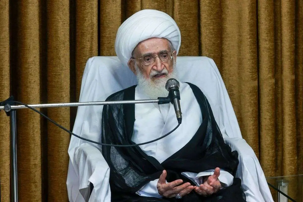 آیتالله نوری همدانی: رسیدگی به معیشت مردم در اولویت باشد