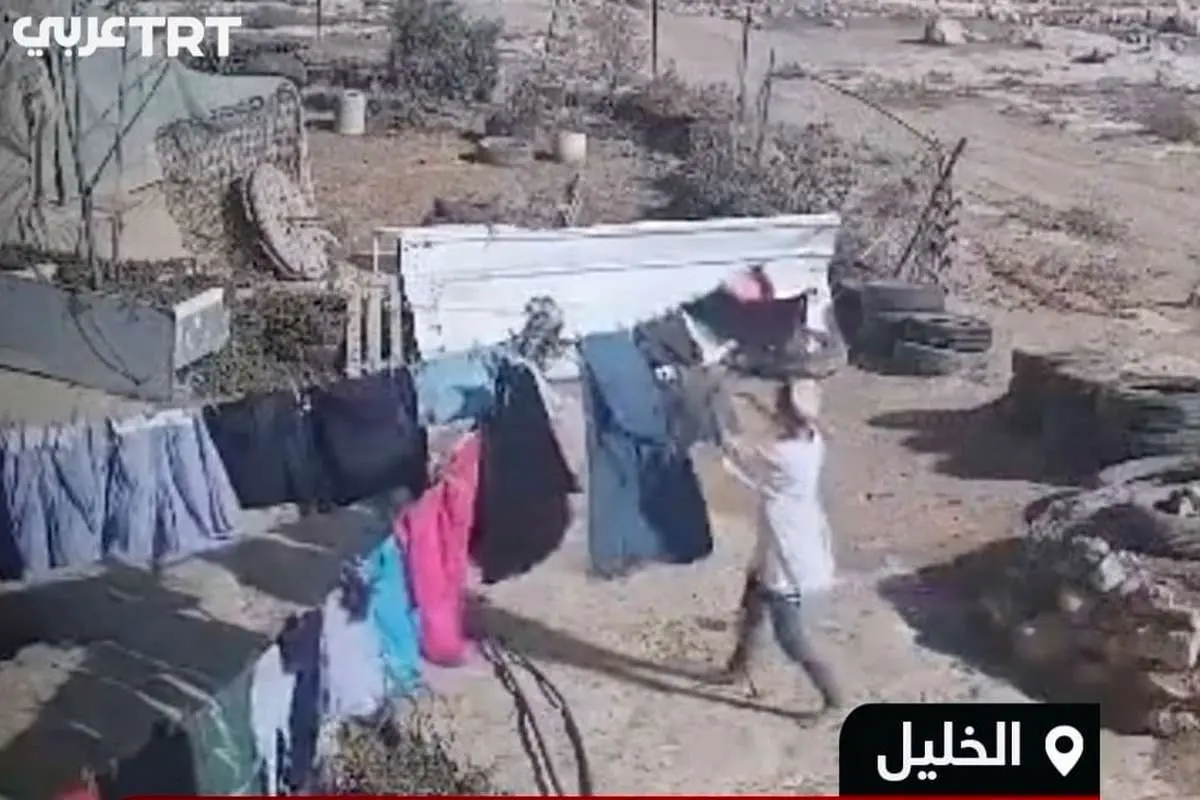 لباس دزدی شهرکنشین اسرائیلی از روی بند رخت خانه فلسطینی (ویدئو)