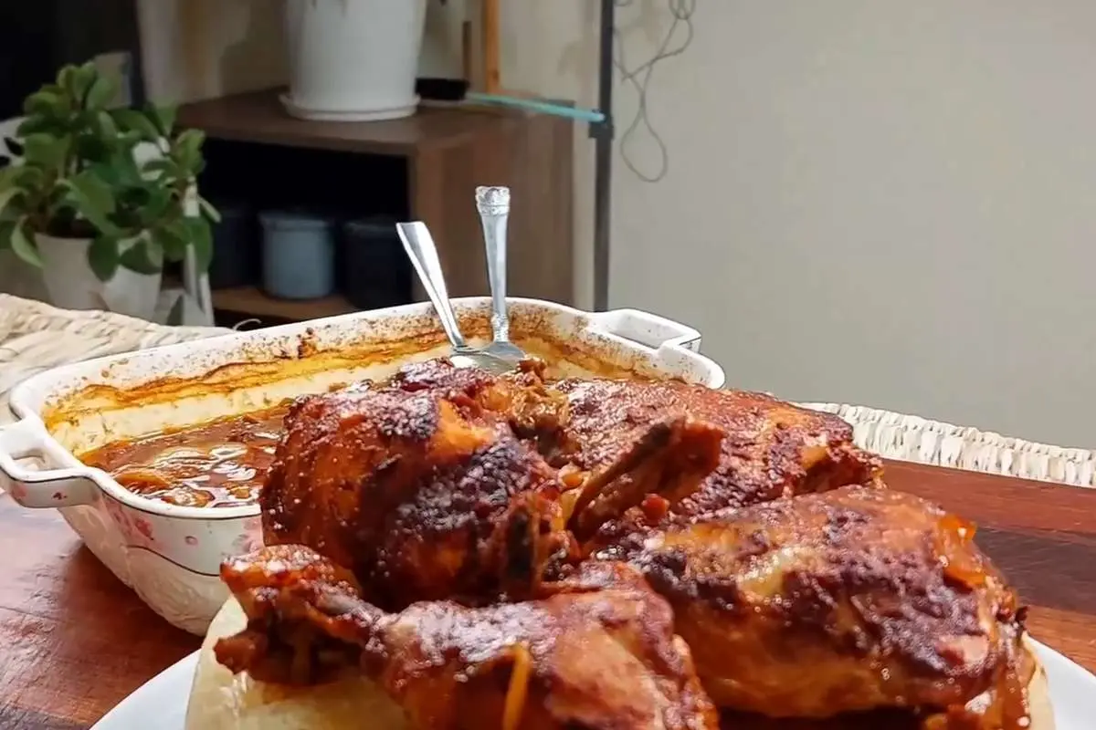 طرز تهیه چلو مرغ لبنانی با سس و ادویه عربی (ویدئو)