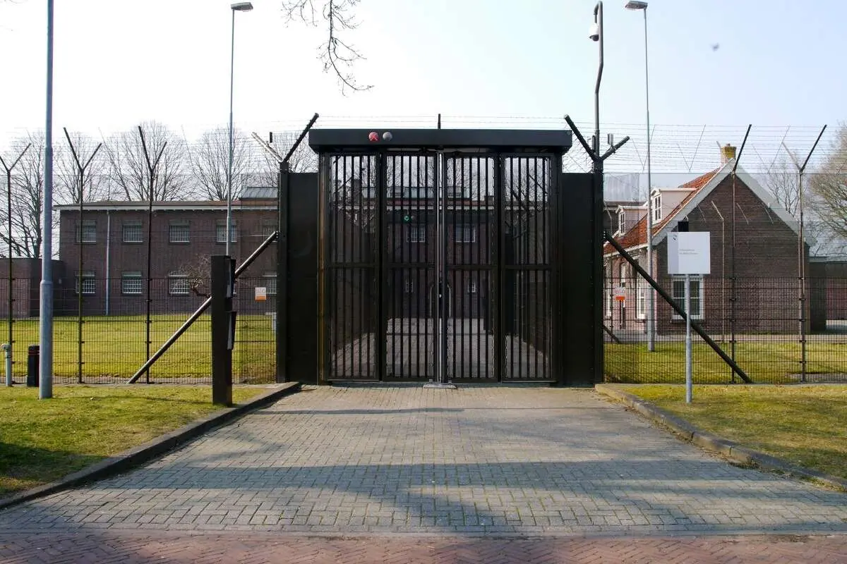 تبدیل زندان‌های این کشور به مراکز تفریحی و فرهنگی!