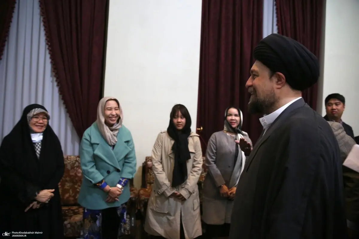 حجاب اساتید و دانشجویان تایلندی در دیدار با سید حسن خمینی (تصاویر)