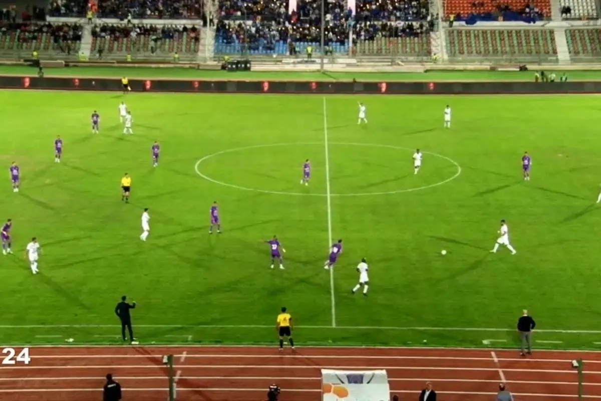 (ویدیو) اتفاق عجیب در دیدار استقلال و تراکتور