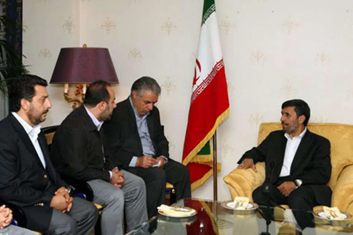 عکس> دیدار آزادشدگان ناوگان آزادي با احمدي نژاد