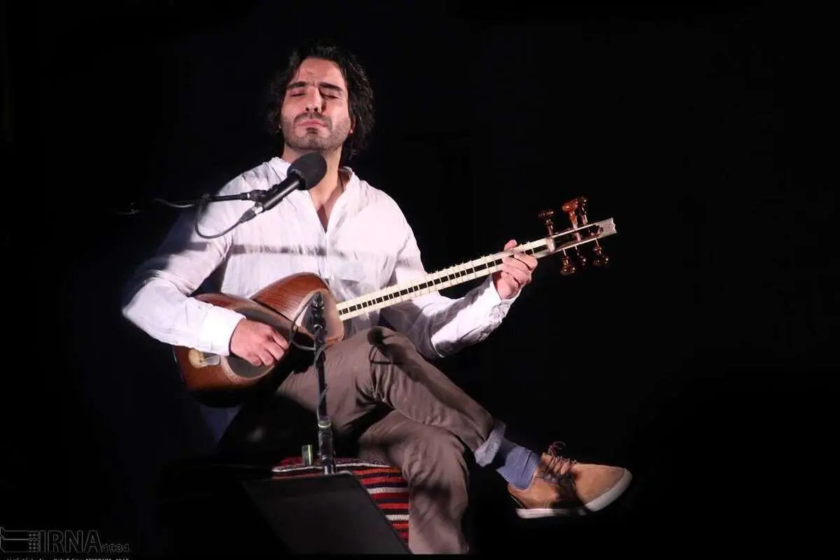 سفر «تار ایرانی» به جزایر سه گانه