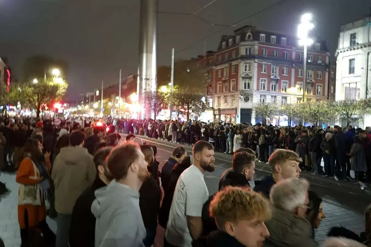 هوش مصنوعی هزاران ایرلندی را به خیابان کشاند!