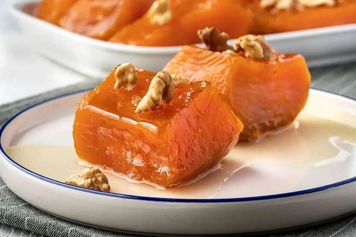 طرز تهیه یک دسر پاییزی متفاوت و خوشمزه با کدو حلوایی و گردو