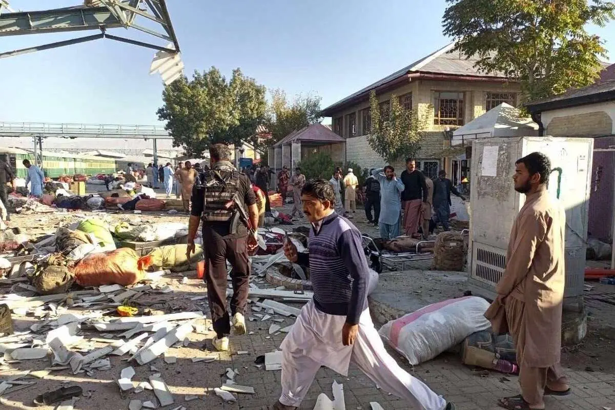 لحظه انفجار تروریستی ایستگاه راه آهن پاکستان (ویدیو)