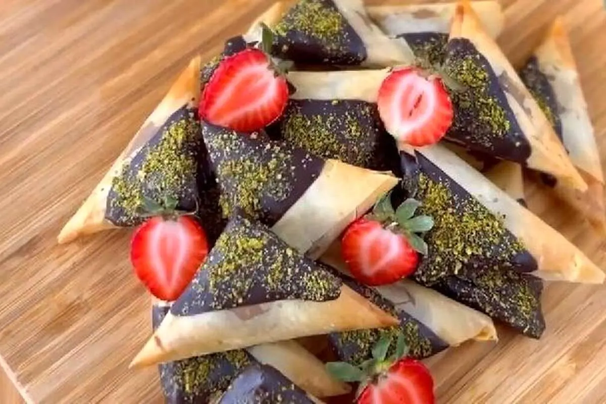 طرز تهیه سمبوسه خوشمزه شکلات و گردو