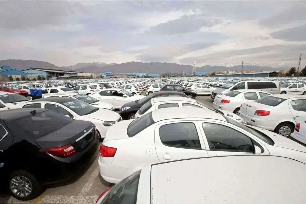 تکان شدید قیمتها در بازار خودرو؛ آخرین قیمت سمند، پژو، دنا، کوییک و پراید