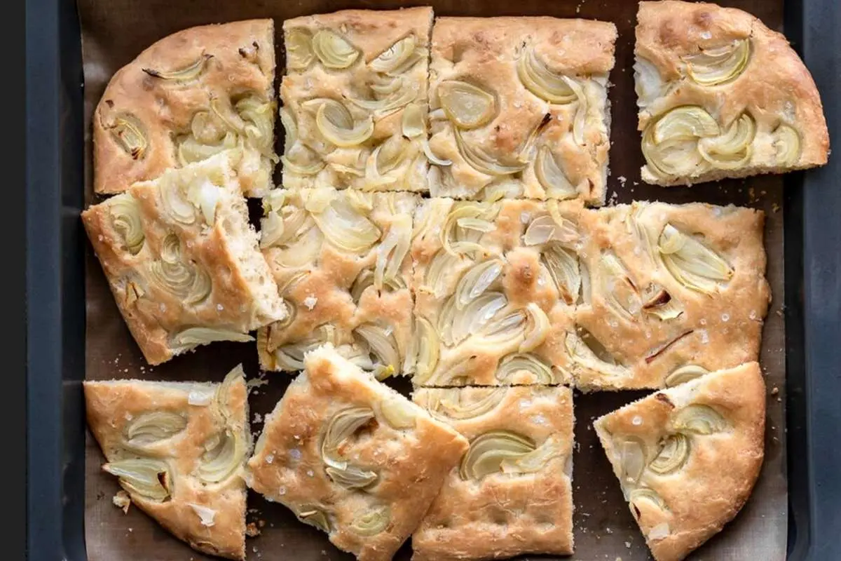 طرز تهیه نان پیاز ایتالیایی؛ یک پیشغذای خوشمزه و خاص