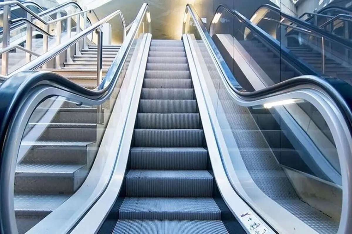 جزئیات حادثه برای پسربچه ۱۱ ساله در پله‌برقی محلاتی