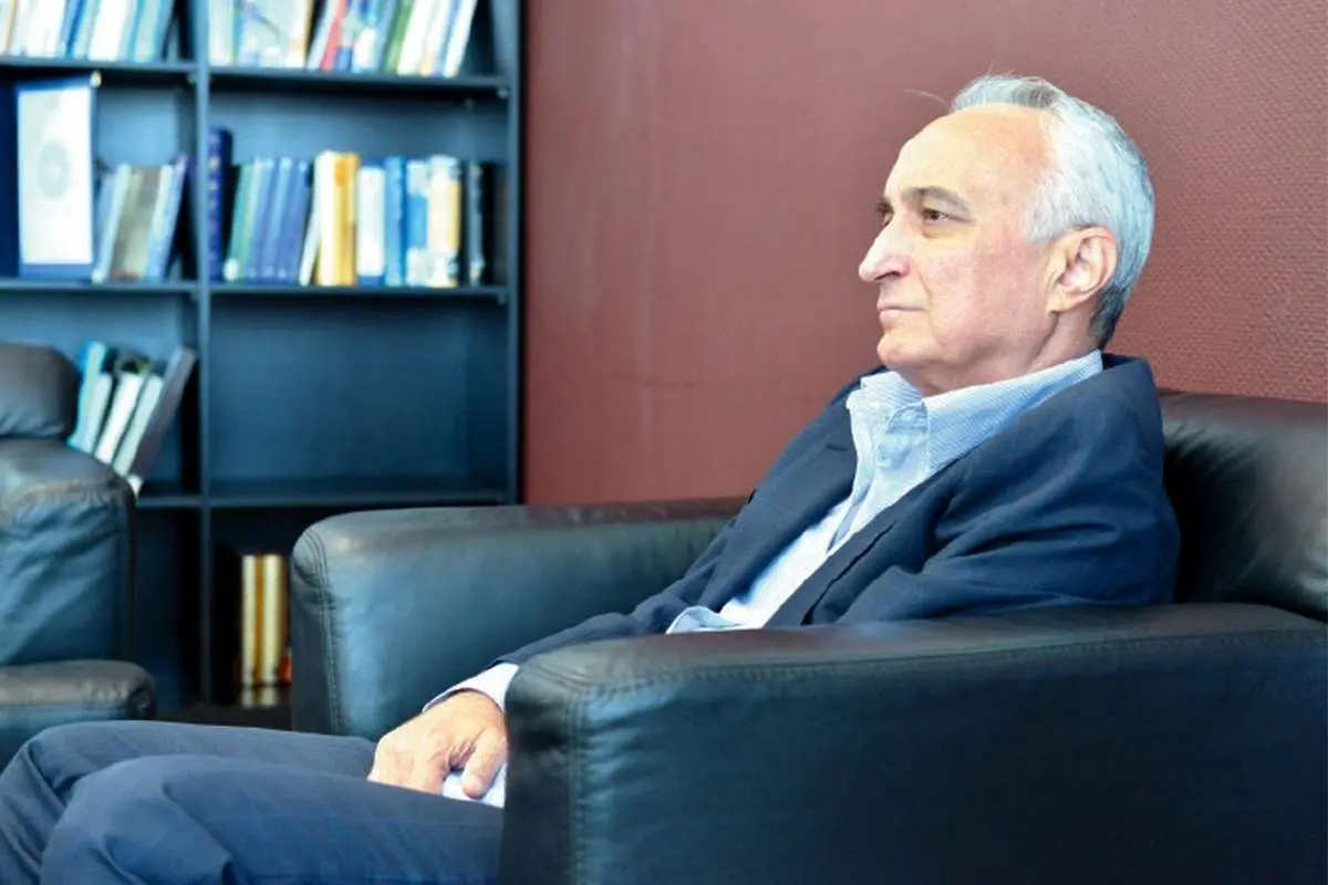 هشدار موسی غنینژاد، اقتصاددان برجسته به پزشکیان: مراقب آدمهای مشکوک باشید (ویدئو)