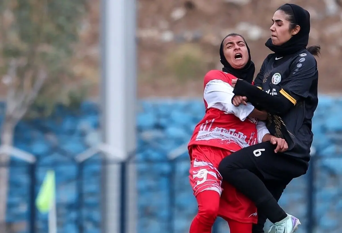 (تصاویر) نخستین مسابقه تاریخ فوتبال زنان پرسپولیس