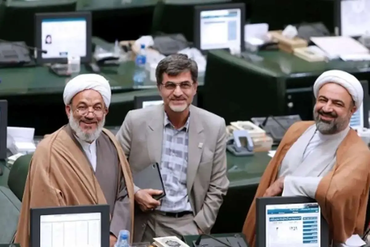 نقشه جدید تندروهای مجلس برای دولت؛ اعضای جبهه پایداری به دنبال عزل پزشکیان هستند!