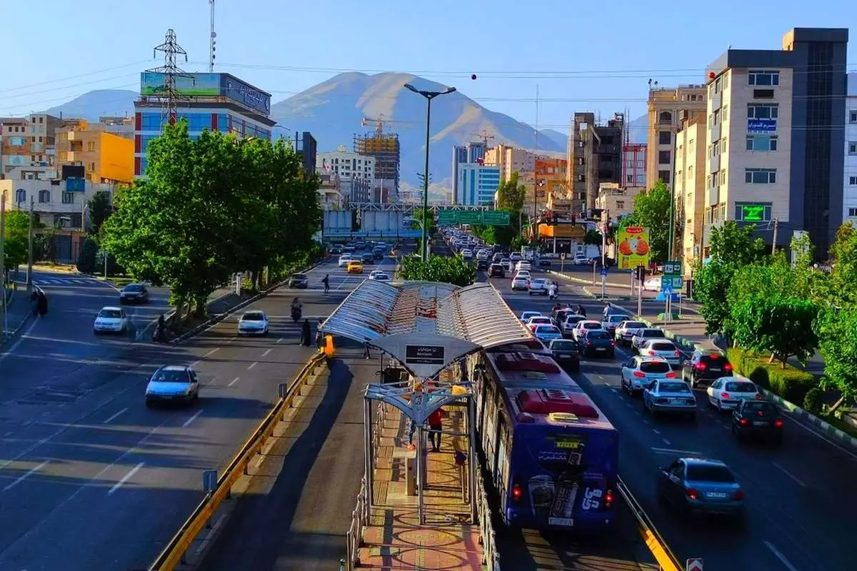 نمایی از چهار راه ولیعصر در سال ۱۳۴۴