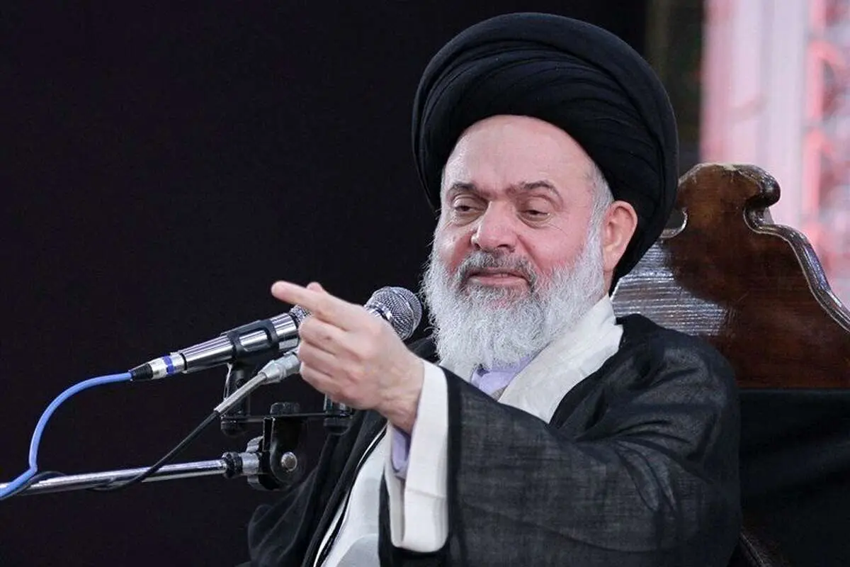 خشم امام جمعه قم از احتمال رفع فیلترینگ: فضای مجازی در جنگ اعلام نشده علیه انقلاب و مردم ما است