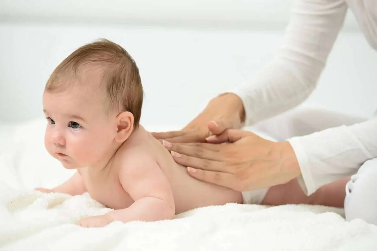 (ویدئو) جدیدترین روش‌های ماساژ نوزاد