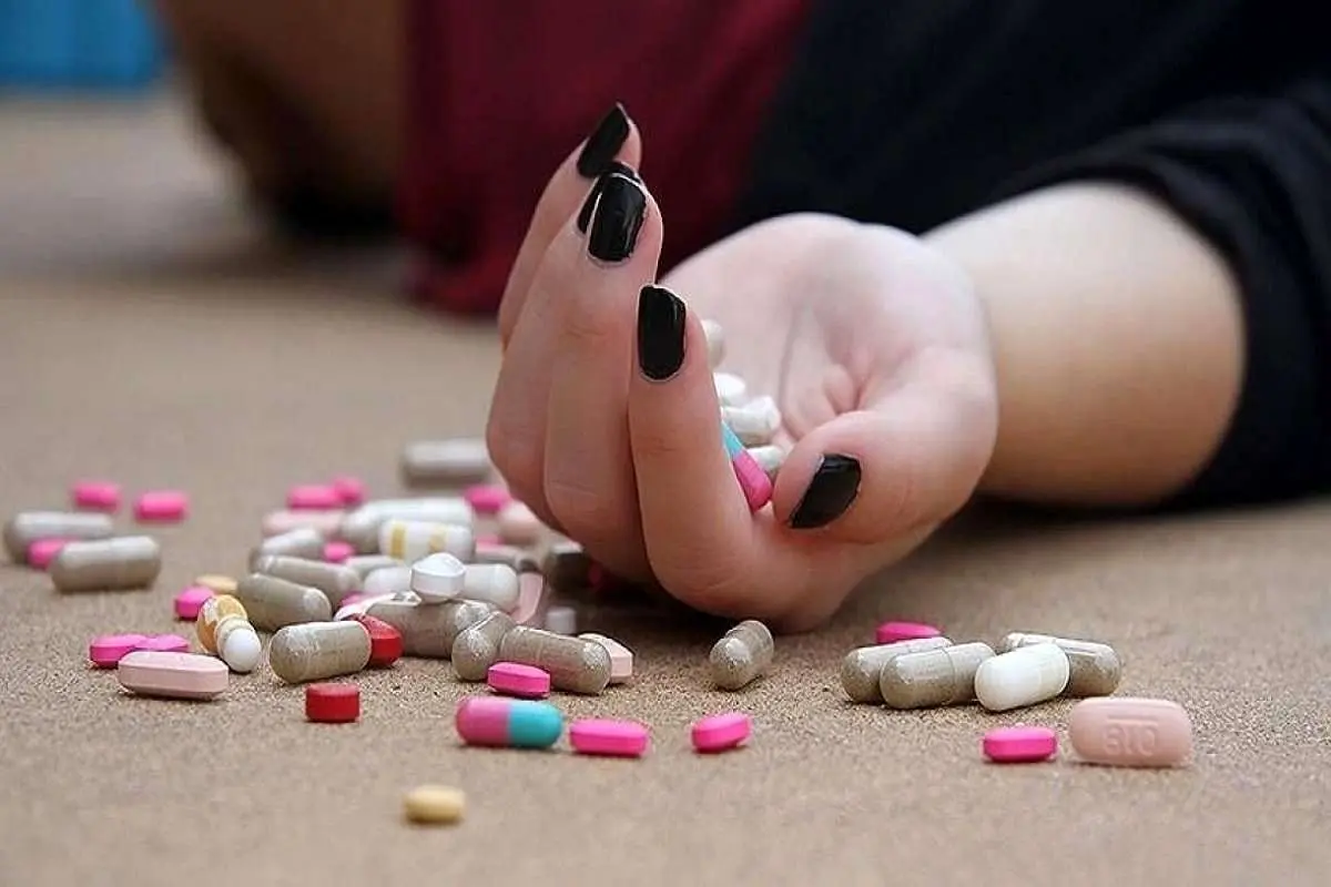 (اینفوگرافیک) خودکشی در ایران و دیگر کشورهای دنیا