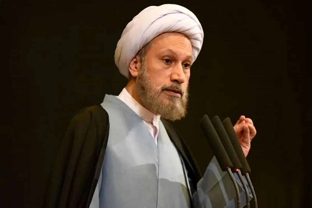 امام جمعه شیراز: قانون اساسی میثاق ملی همه ایرانیان است