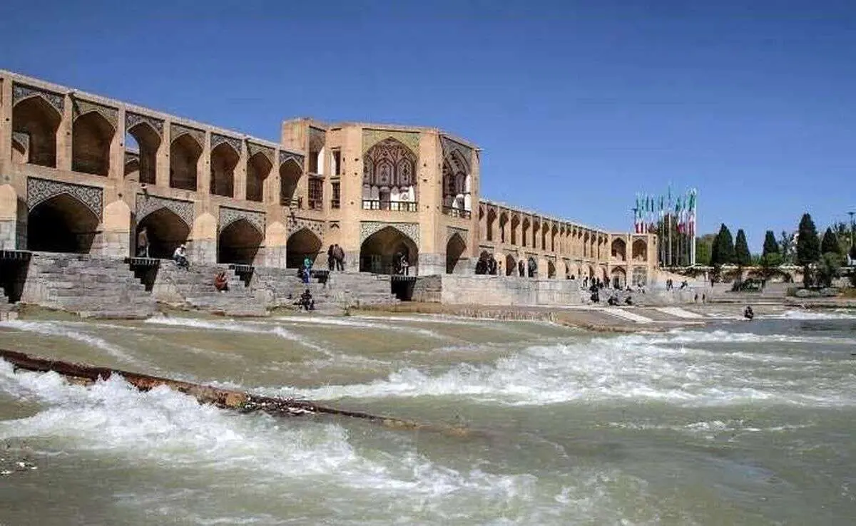 (ویدئو) آب زایندهرود به اصفهان رسید