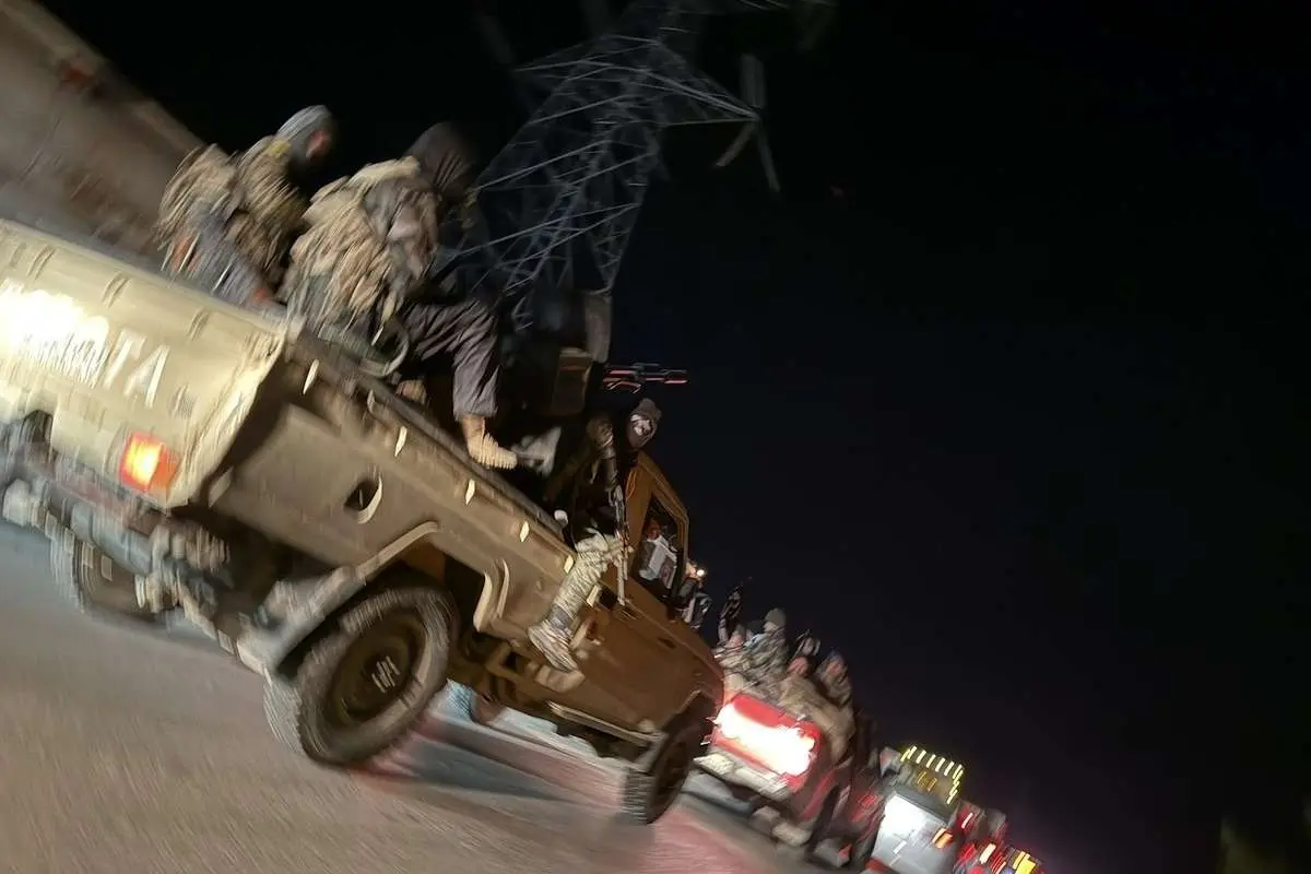 (ویدئو) شورشیان مقر پلیس شهر حلب را تصرف کردند