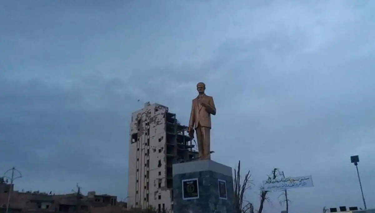 (ویدئو) تخریب مجسمه حافظ اسد در حلب