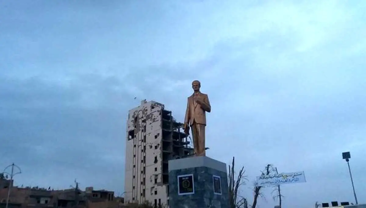(ویدئو) تخریب مجسمه حافظ اسد در حلب
