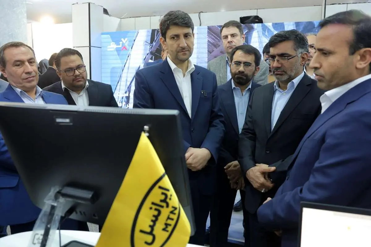 بازدید وزیر ارتباطات از توانمندیهای 5G و فیبرنوری ایرانسل