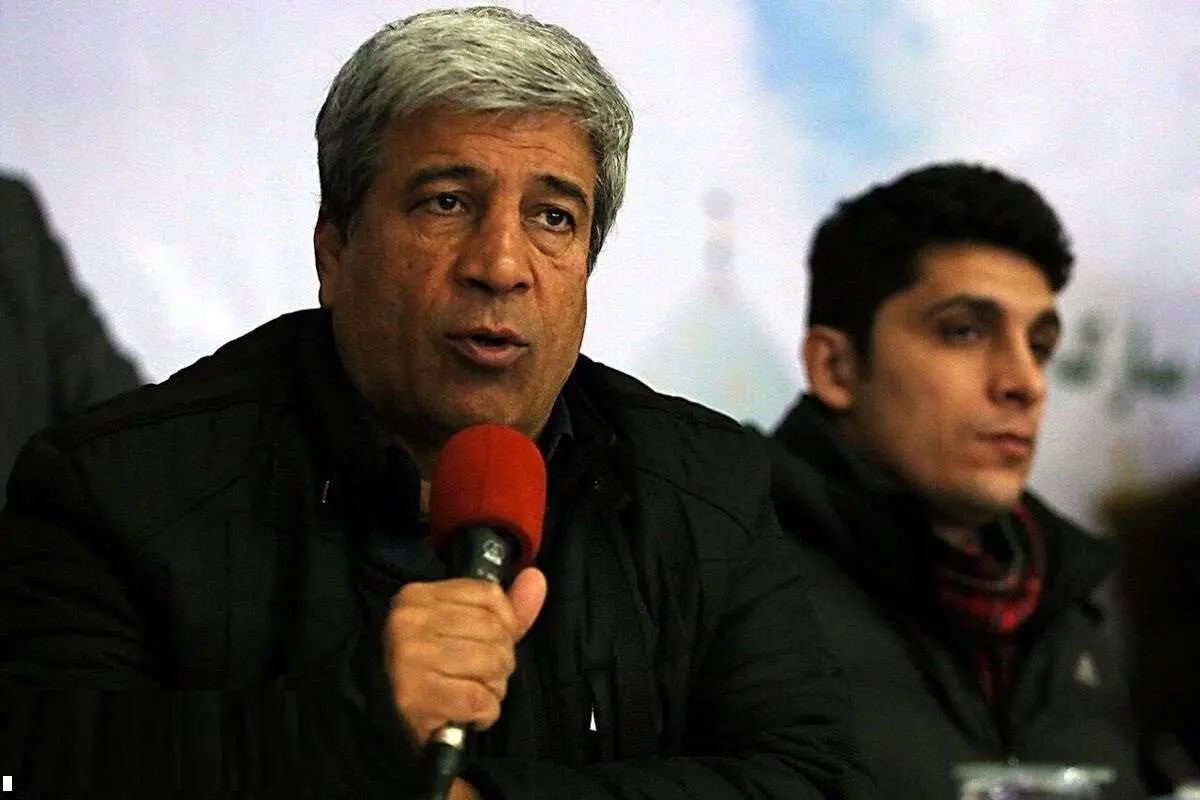 هادی عامل: از گزارشگر فوتبال برای گزارش کشتی استفاده میکردند، به من بر خورد و گزارشگر شدم