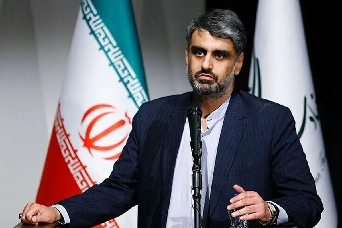 رئیس مرکز رسانه مجلس: مملکت استادیوم نیست؛ این چماق را بر سر هم نکوبید