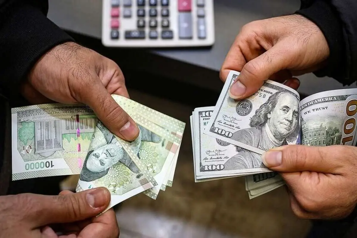 شرایط منطقه دلار را گران کرد؛ نرخ بازار آزاد ارتباطی به دولت ندارد