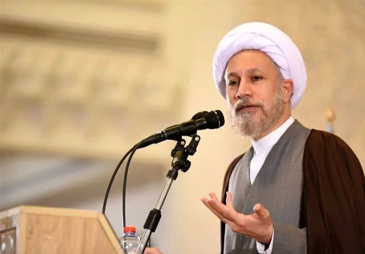 امام جمعه شیراز به پزشکیان: فوق قانون نیستید، عذرخواهی کنید