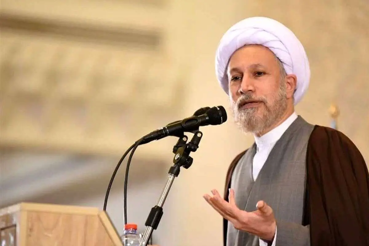 امام جمعه شیراز به پزشکیان: فوق قانون نیستید، عذرخواهی کنید