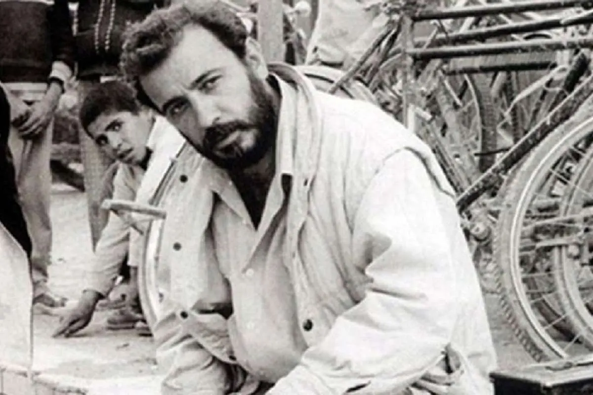 (تصویر) سال ۵۱؛ «جمشید مشایخی و علی حاتمی» در پشت صحنه سریال هزاردستان